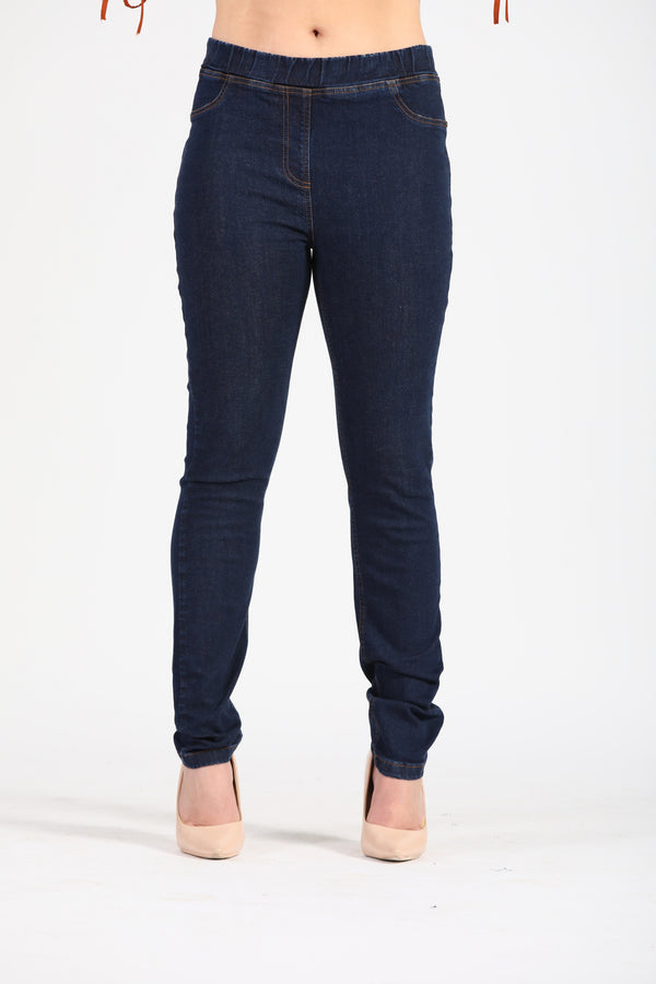 Jeans con elastico e tasche al dietro